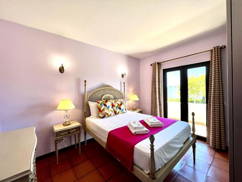 Vilamoura Traditional Villa with Pool by Homing - image 30
