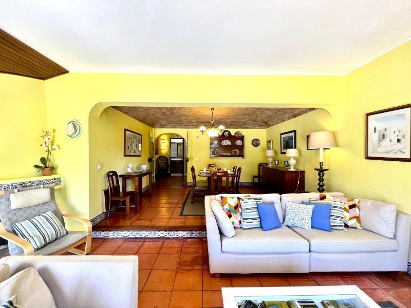 Vilamoura Traditional Villa with Pool by Homing - image 10