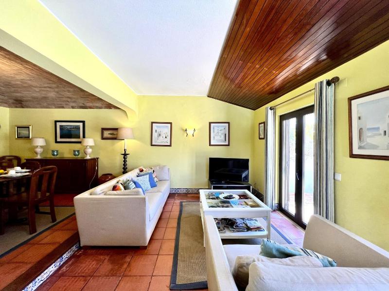 Vilamoura Traditional Villa with Pool by Homing - image 16