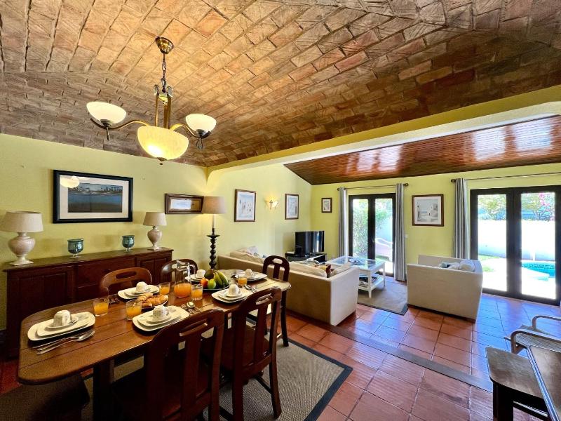 Vilamoura Traditional Villa with Pool by Homing - image 20