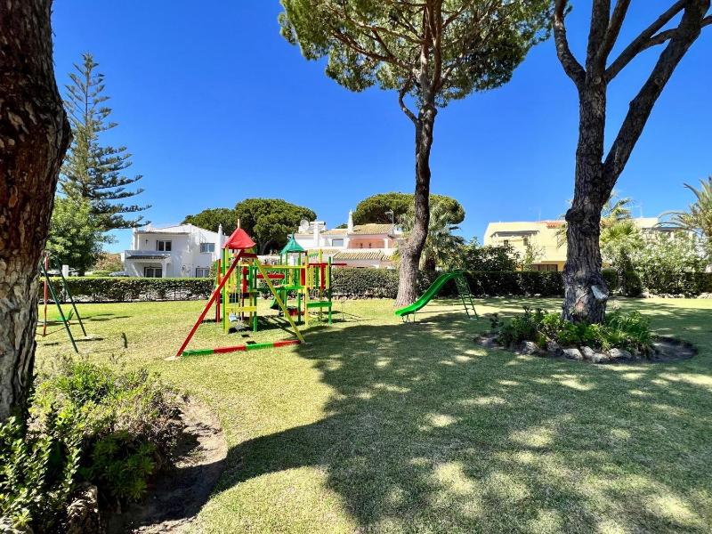 Vilamoura Traditional Villa with Pool by Homing - image 28