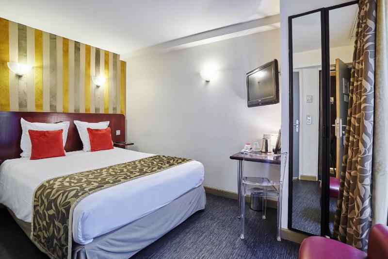 Classic Double Room image 4