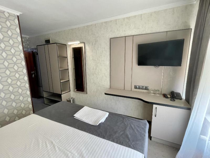 Single Room image 4