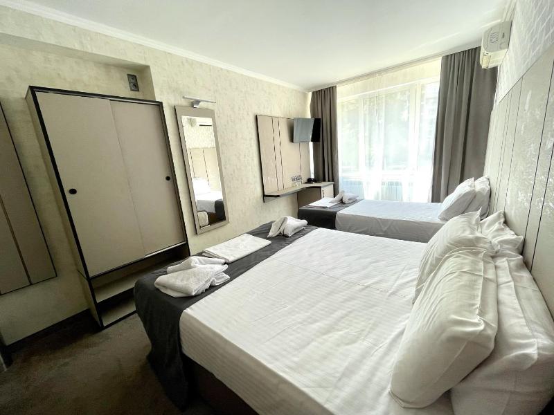 Triple Room image 1