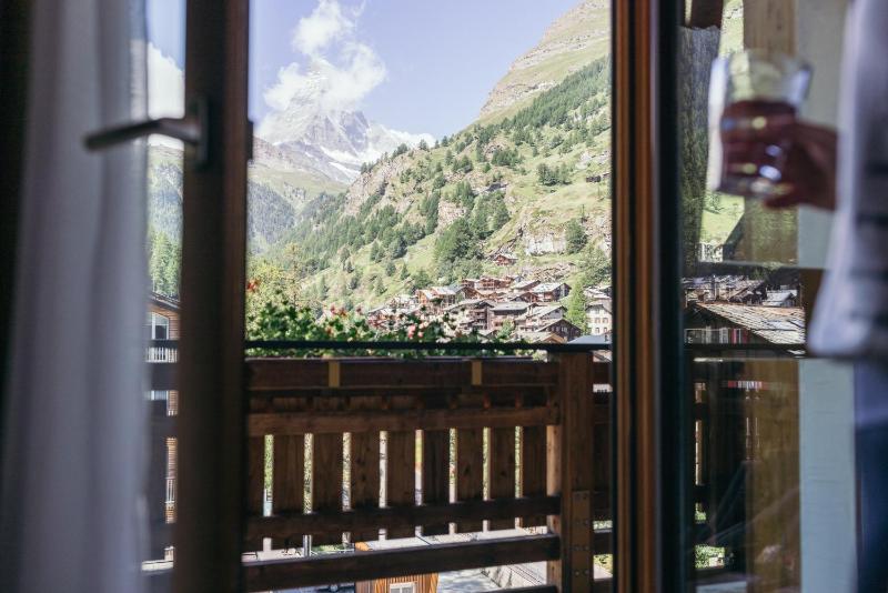 Single Room with Matterhorn View image 4