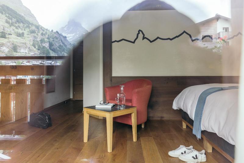 Deluxe Double Room with Matterhorn View image 4
