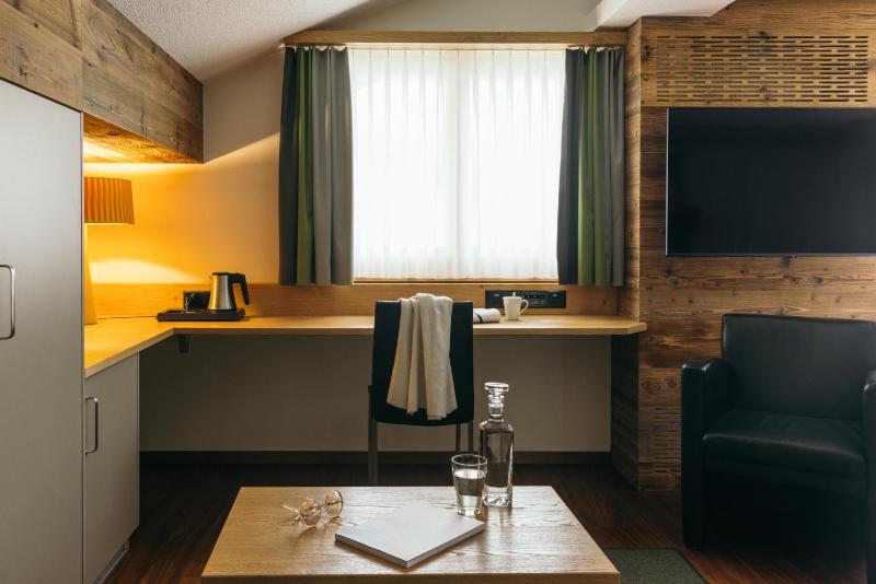 Junior Suite with Matterhorn View image 4