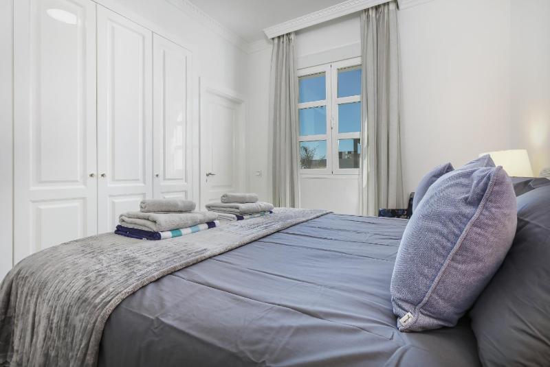 Villa La Perla by Finest Rentals - image 36