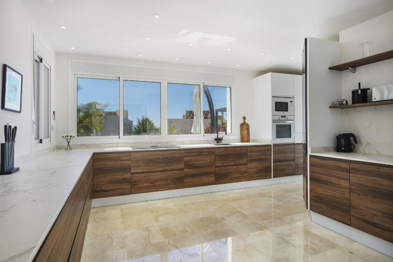 Villa La Perla by Finest Rentals - image 40