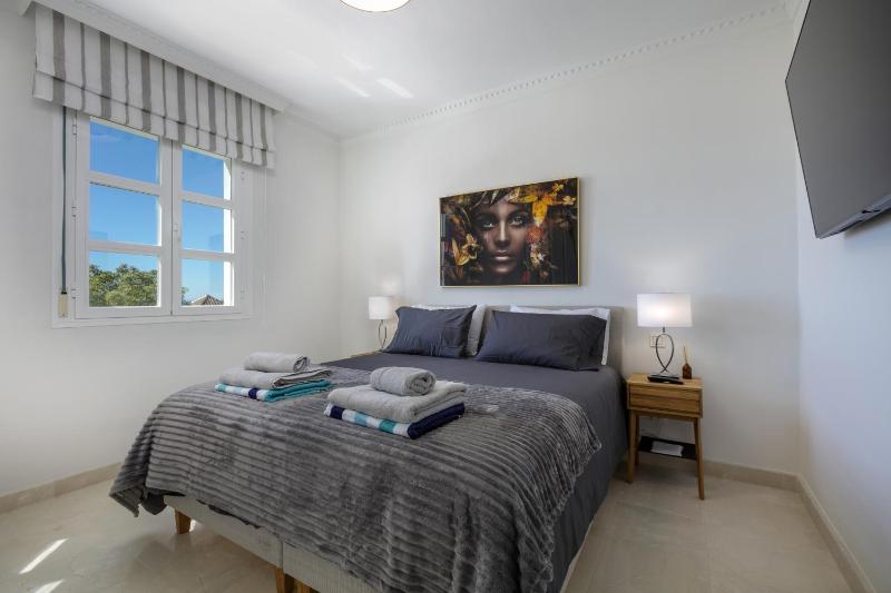 Villa La Perla by Finest Rentals - image 30