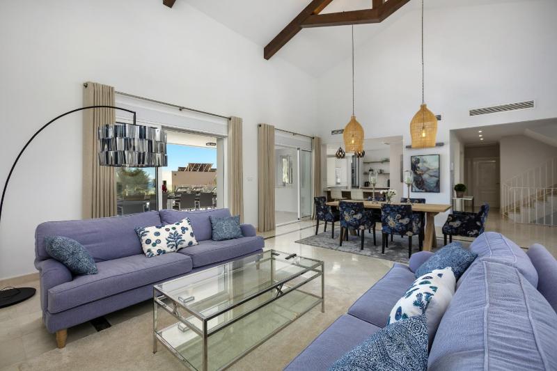Villa La Perla by Finest Rentals - image 26