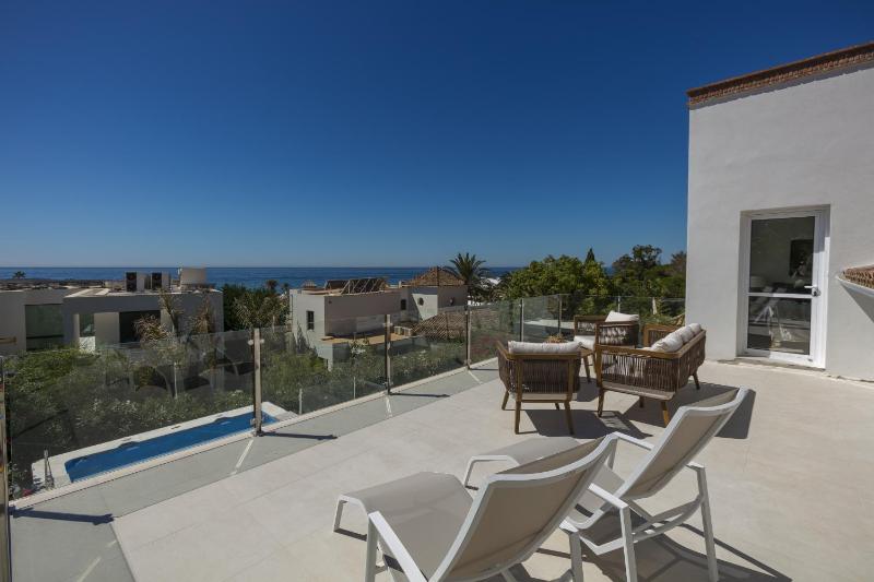Villa La Perla by Finest Rentals - image 7