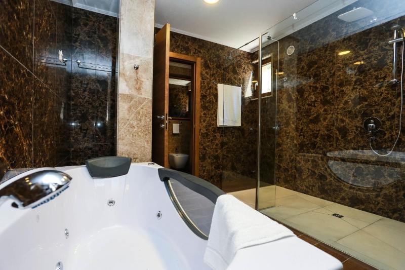 Villa Semiramis - image 12