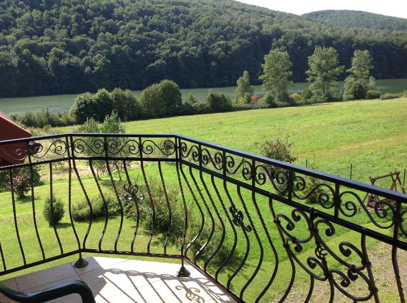 Double Room with Balcony image 4