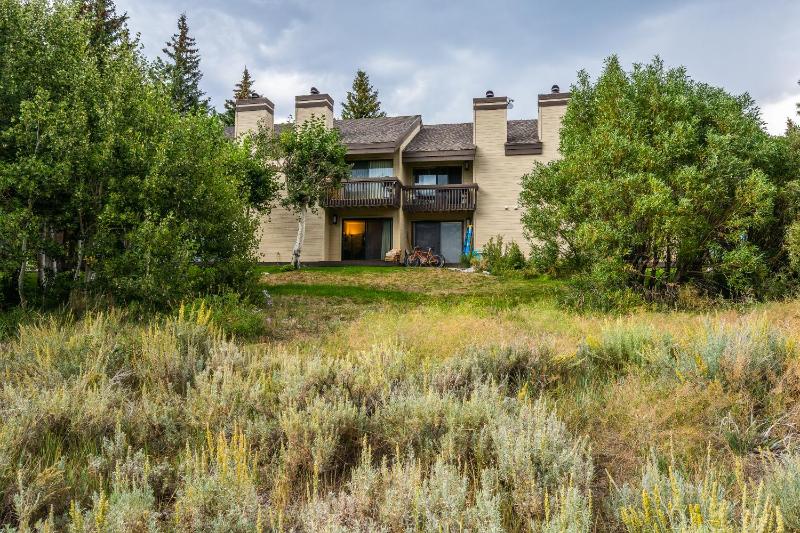 Snowcreek #97 - Great Views. Large. 2 bedroom + loft 2 bathroom 3-level condo. Sleeps 8 - image 11