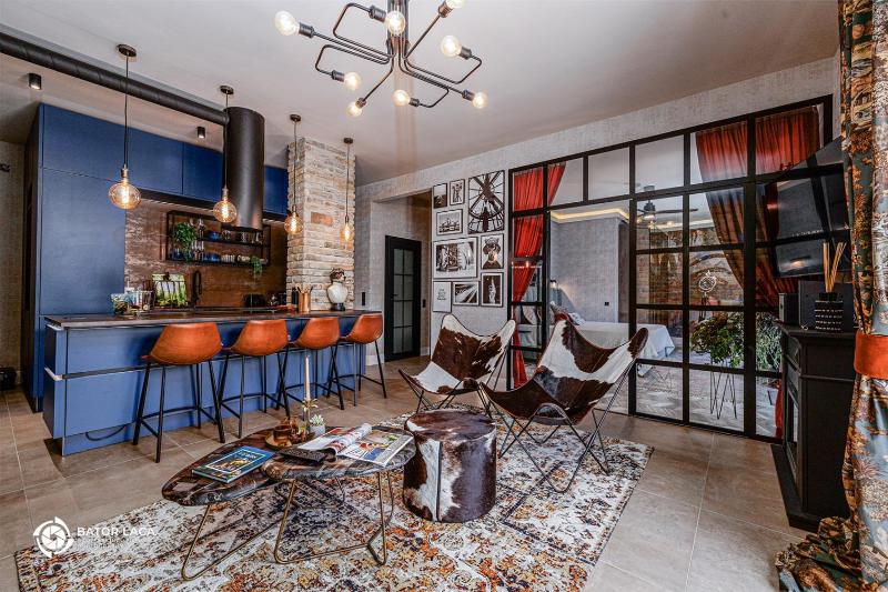 One-Bedroom Apartment image 3