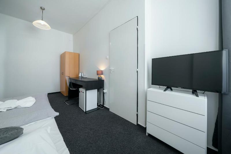 Standard Single Room image 4