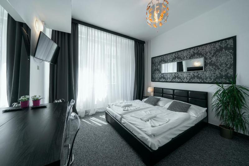 Standard Double Room image 2
