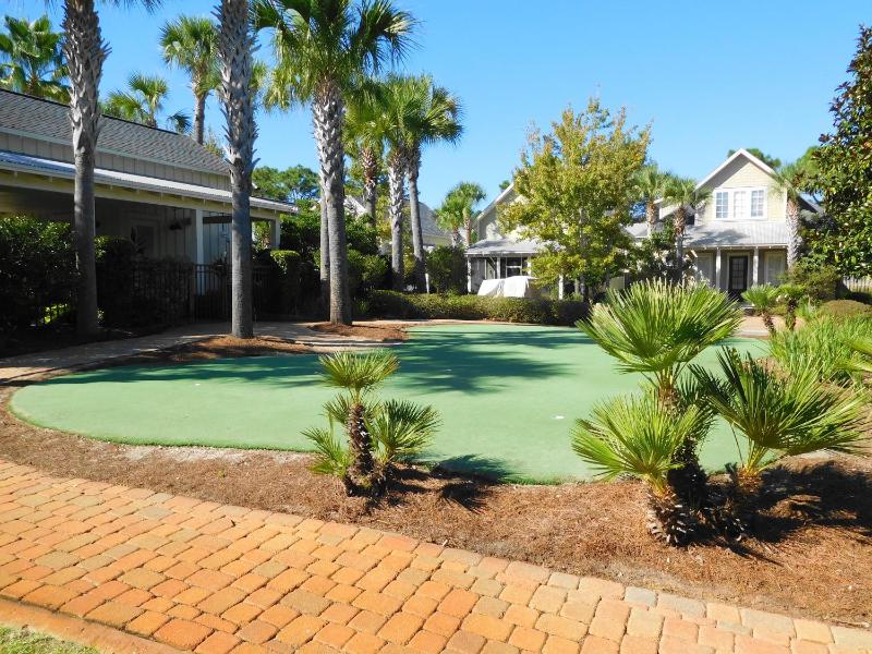 2465 Bungalo Home - image 30