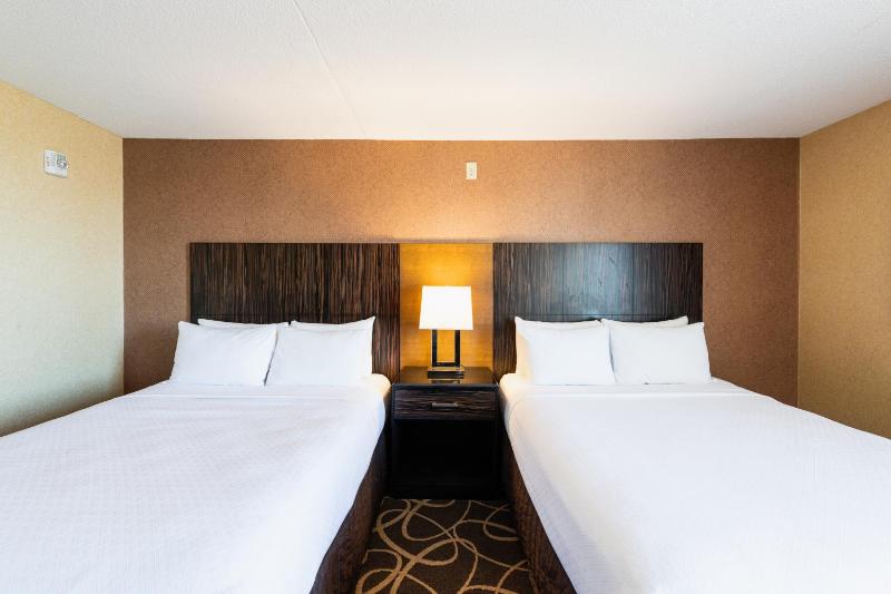 Standard Room with Two Queen Beds image 4