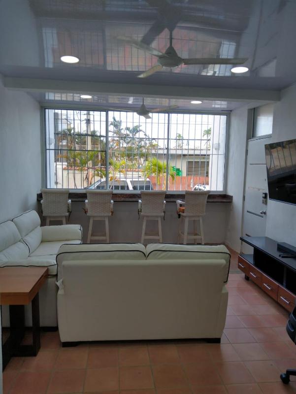 4 Bedroom 4 Bath & Laundry Room Apartment - image 7