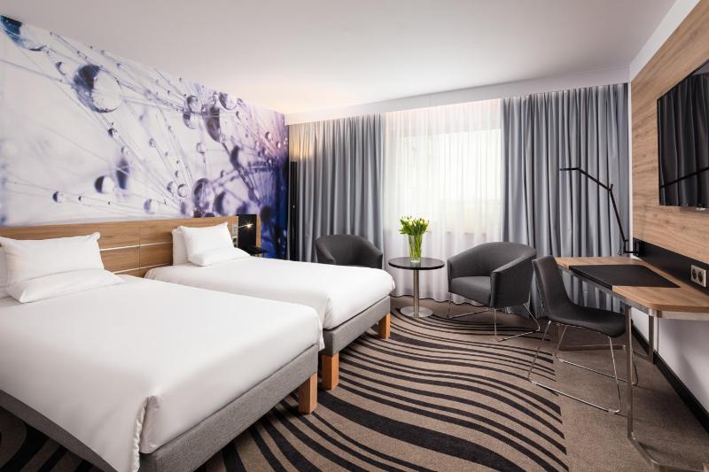 Superior Twin Room image 2