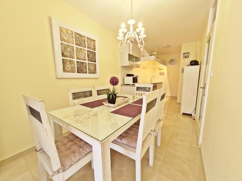 Beach Apartment Ivana - image 16