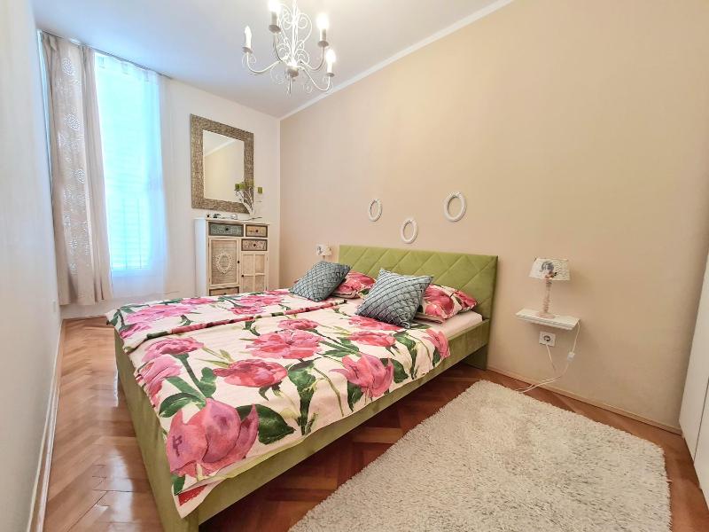 Apartment with Sea View image 3