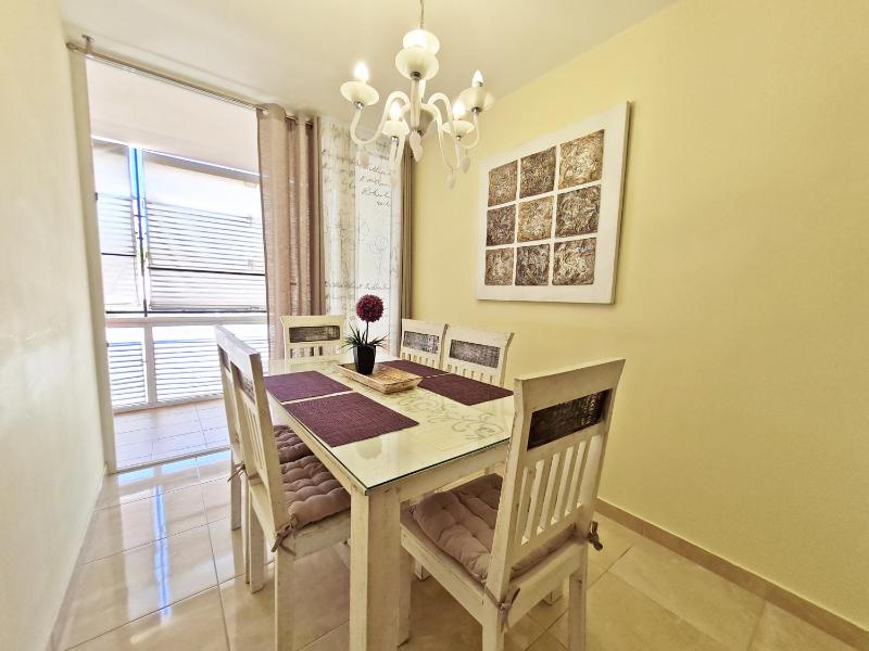 Apartment with Sea View image 2