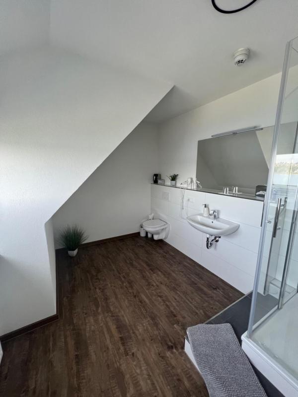 Double Room with Lake View image 3