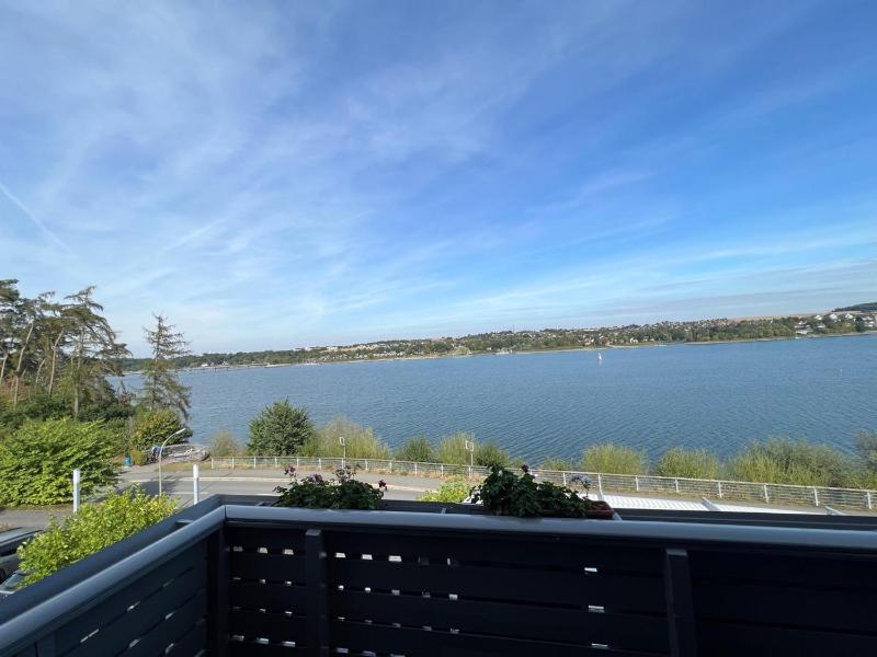 Double Room with Balcony and Lake View image 2
