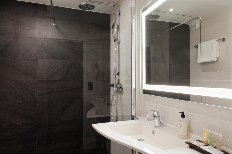 Superior Double Room with Sofa image 2