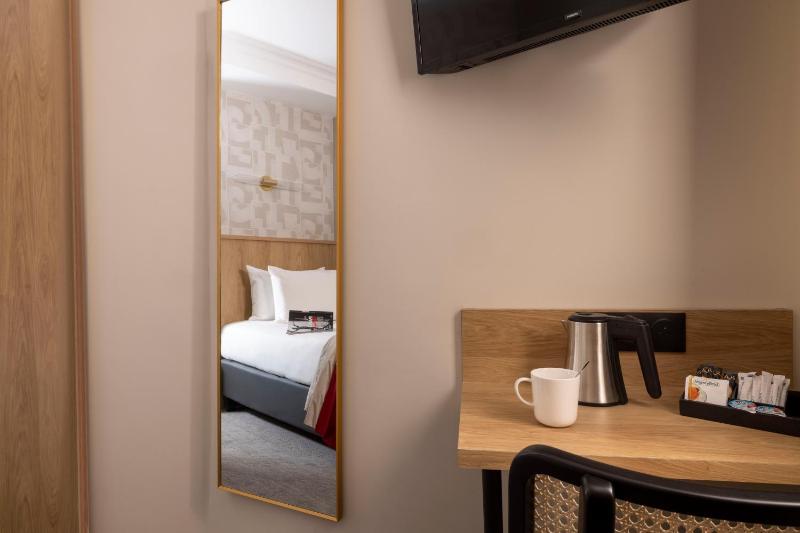 Single Room image 3