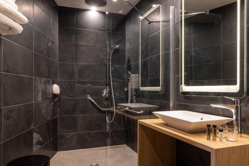 Junior Suite image 2