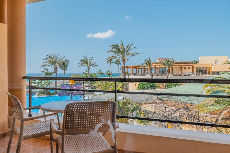 Twin Room with Sea View image 3