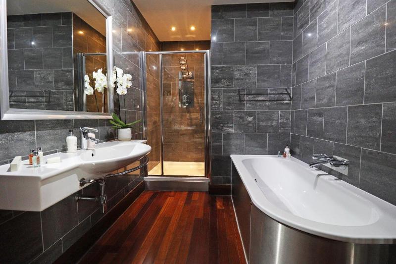 Superior Double Room - Townhouse image 4