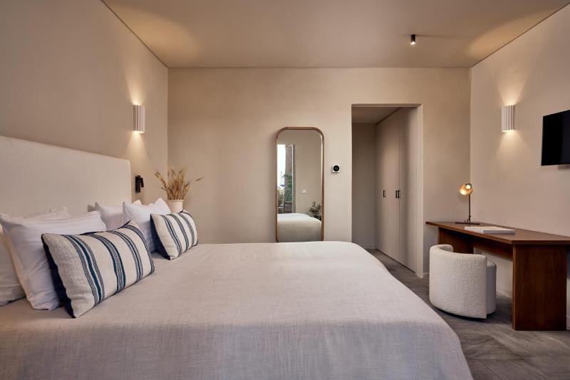 Cozy Room image 3