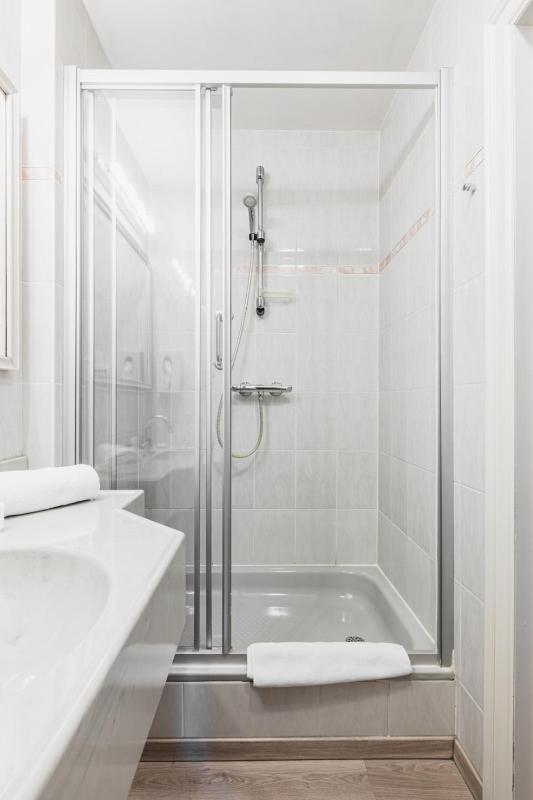  Single Room image 4