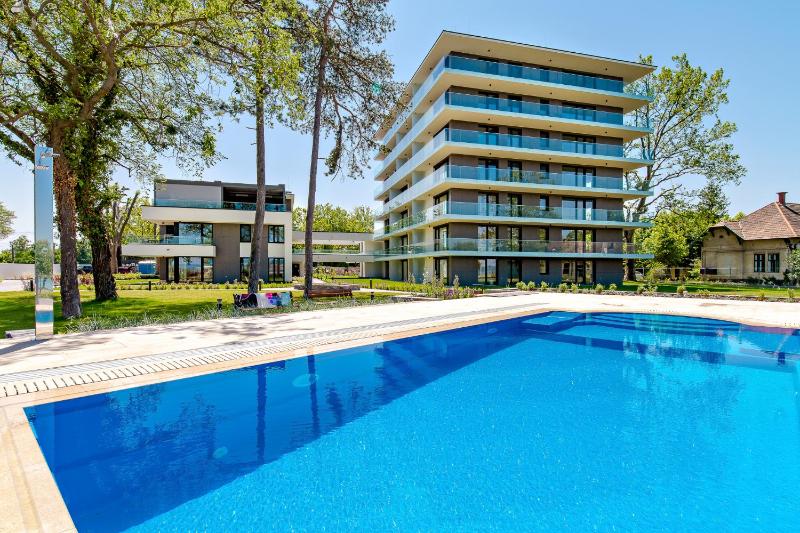 Premium Lelle Waterfront Resort Bonnie Images