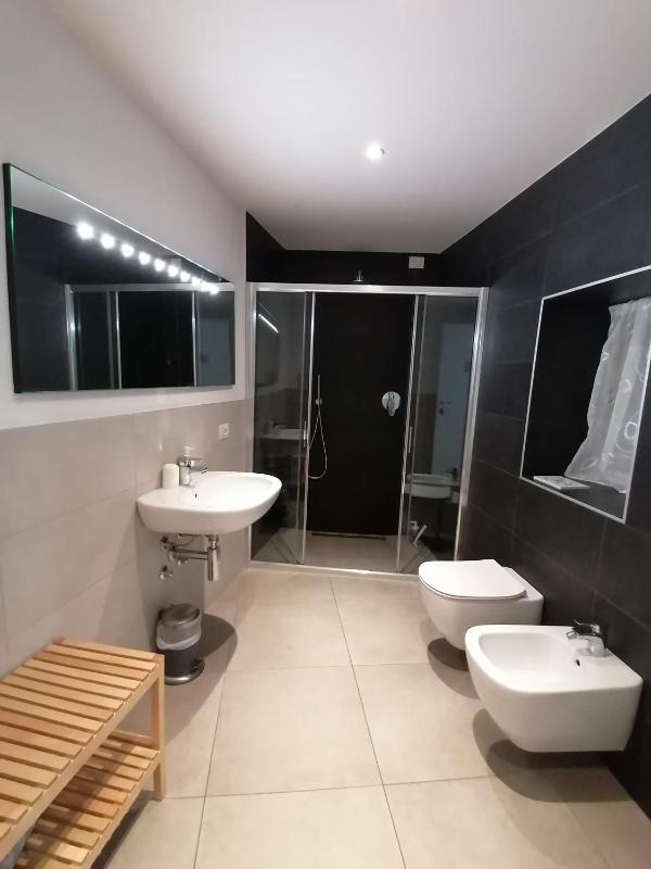 Guesthouse Tree Rooms Modern - image 27