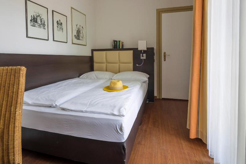 Budget Double Room image 1