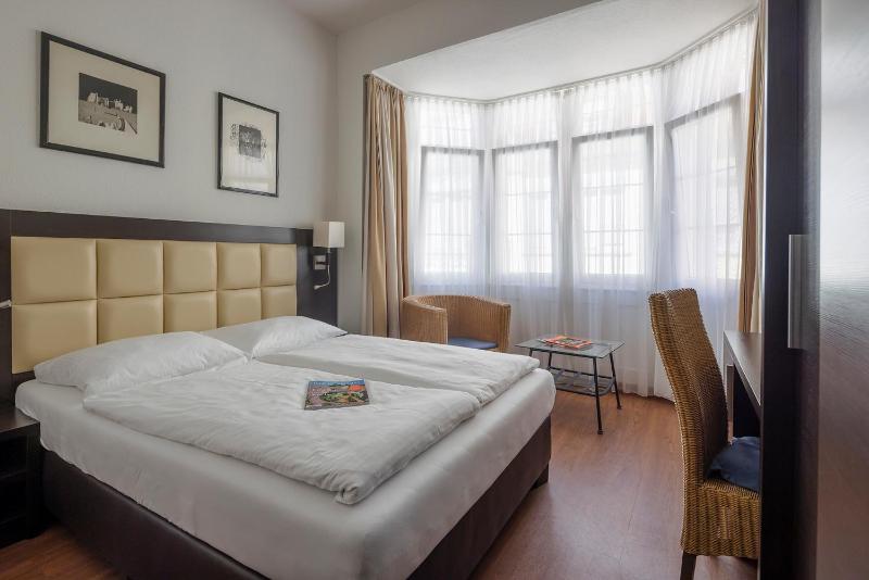 Standard Double Room (Queen Bed 1.50mx2.00m) image 3