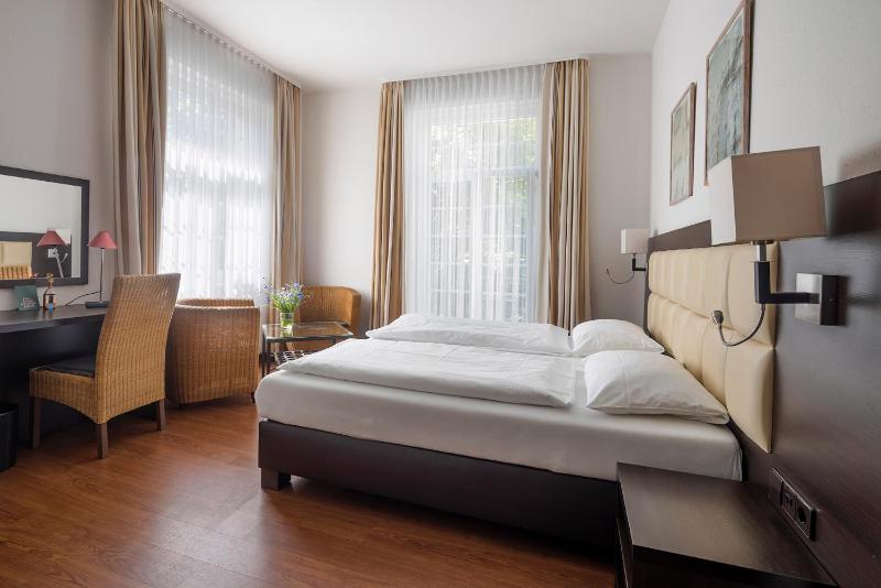 Comfort Double or Twin Room image 4