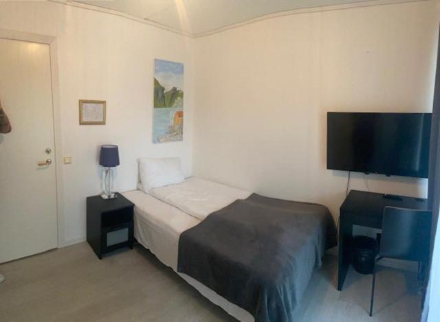 Standard Single Room image 2