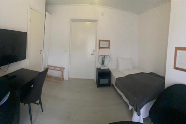 Standard Single Room image 3