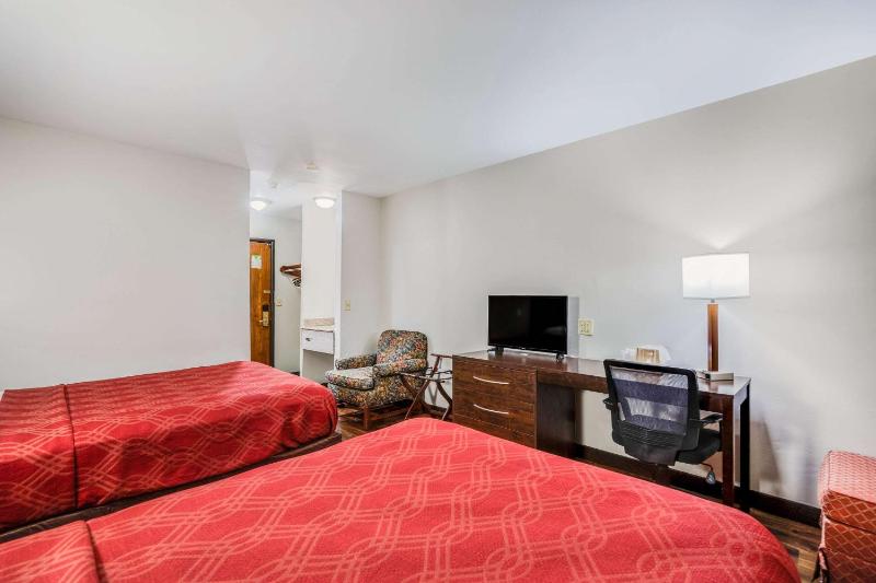 Double Room with Two Double Beds - Accessible/Non-Smoking