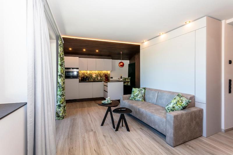 Apartment with Mountain View image 2