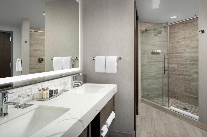 Superior Suite with Sea View image 4