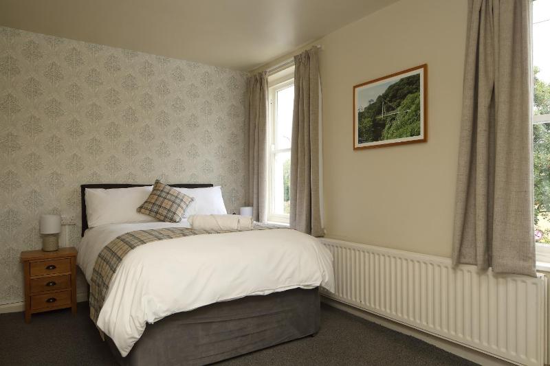Double Room with Private Bathroom image 1