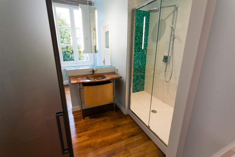 Superior Double or Twin Room with Street View image 1